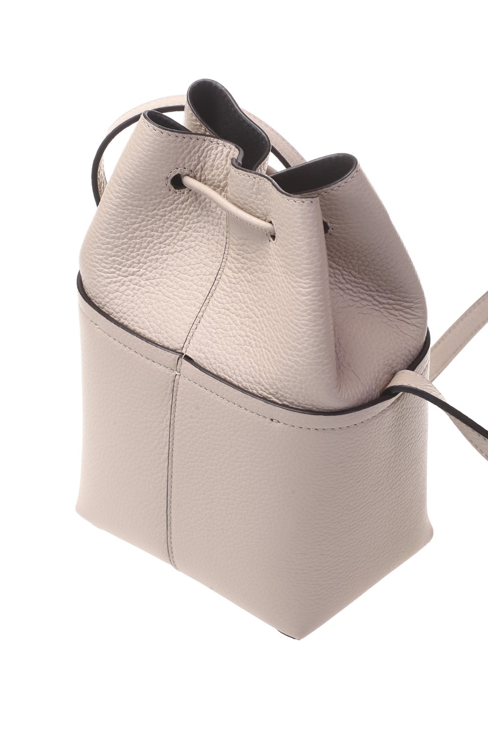 shop SALVATORE FERRAGAMO  Borsa: Salvatore Ferragamo Minibag Gancini.
Ornamento Gancini dorato sul davanti.
Comparti interno unico.
Tracolla regolabile per indossarla a spalla o cross body.
Dimensioni: Altezza 20 cm, Lunghezza 14 cm, Profondità 10 cm.
Composizione: 100% pelle di vitello.
Fabbricato in Italia.. 212970 G SOFT-002758899 number 329542